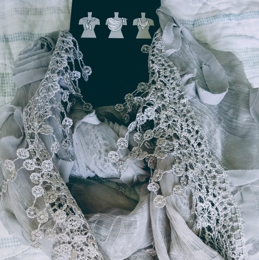 Triangle scarf